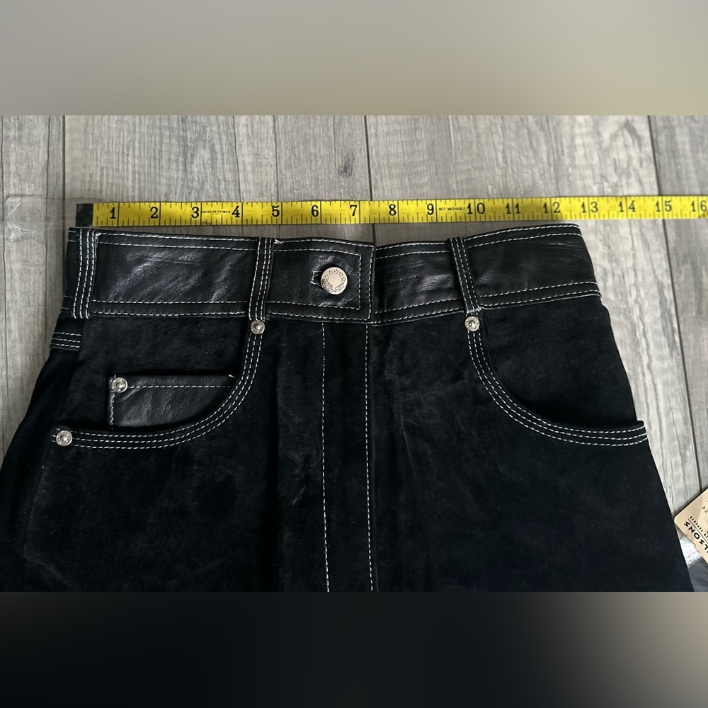 NWT Vintage Wilsons Leather Beyond Leather Black Leather & Suede Shorts - Picture 11 of 13